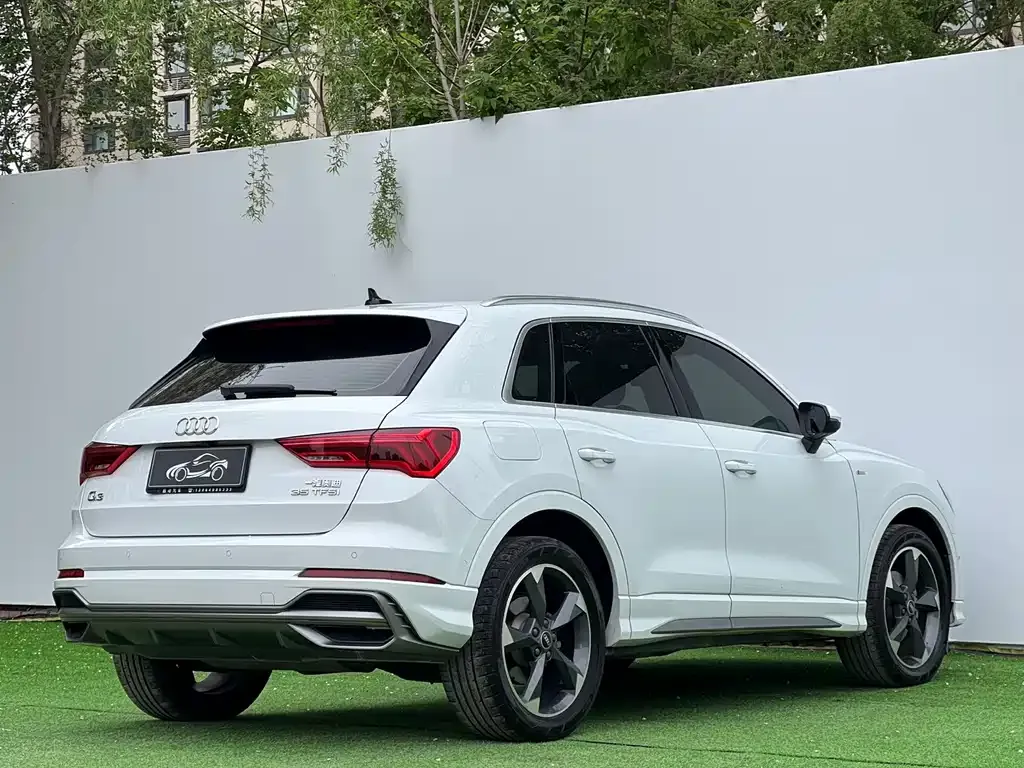 Audi Q3 — фото 7