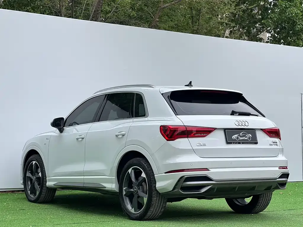 Audi Q3 — фото 8