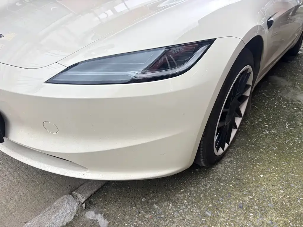 Tesla Model 3 — фото 3