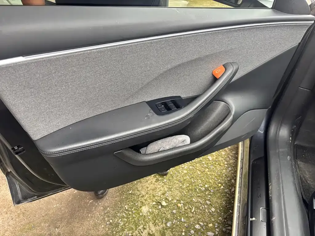 Tesla Model 3 — фото 2