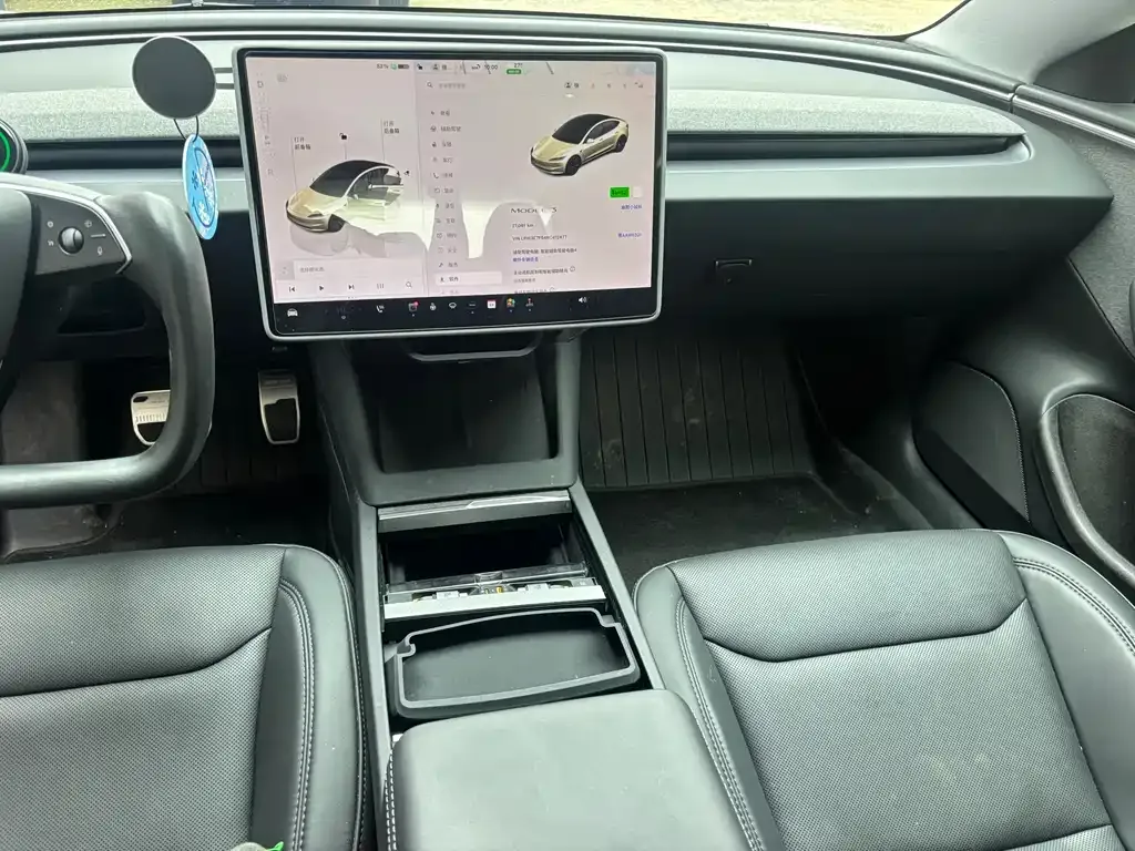 Tesla Model 3 — фото 4