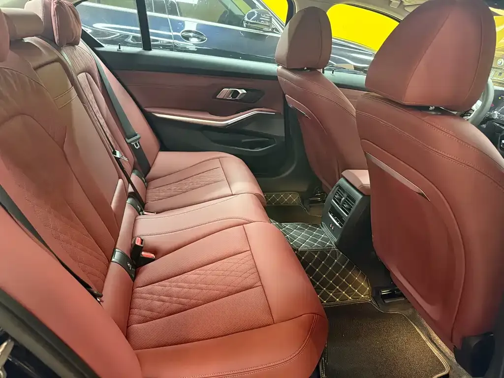 BMW 3 Series 2024 из CN, фото 3
