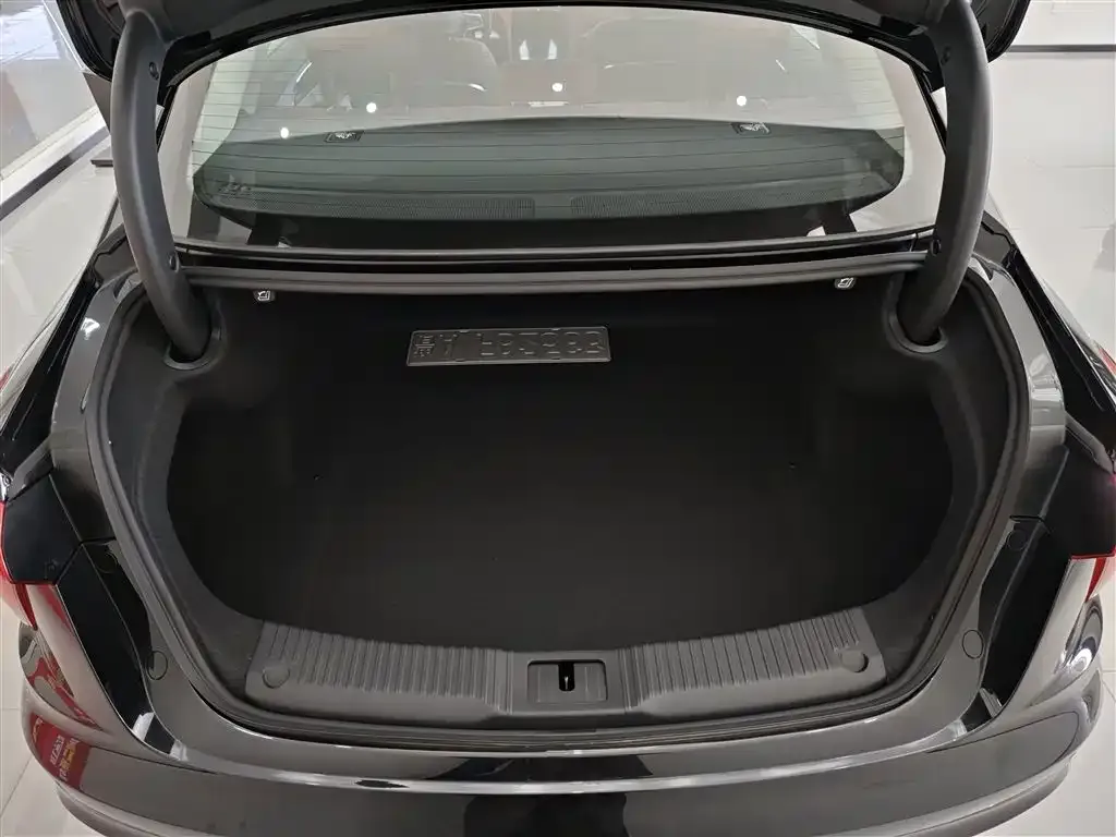 Hongqi H5 PHEV 2026 из CN, фото 7
