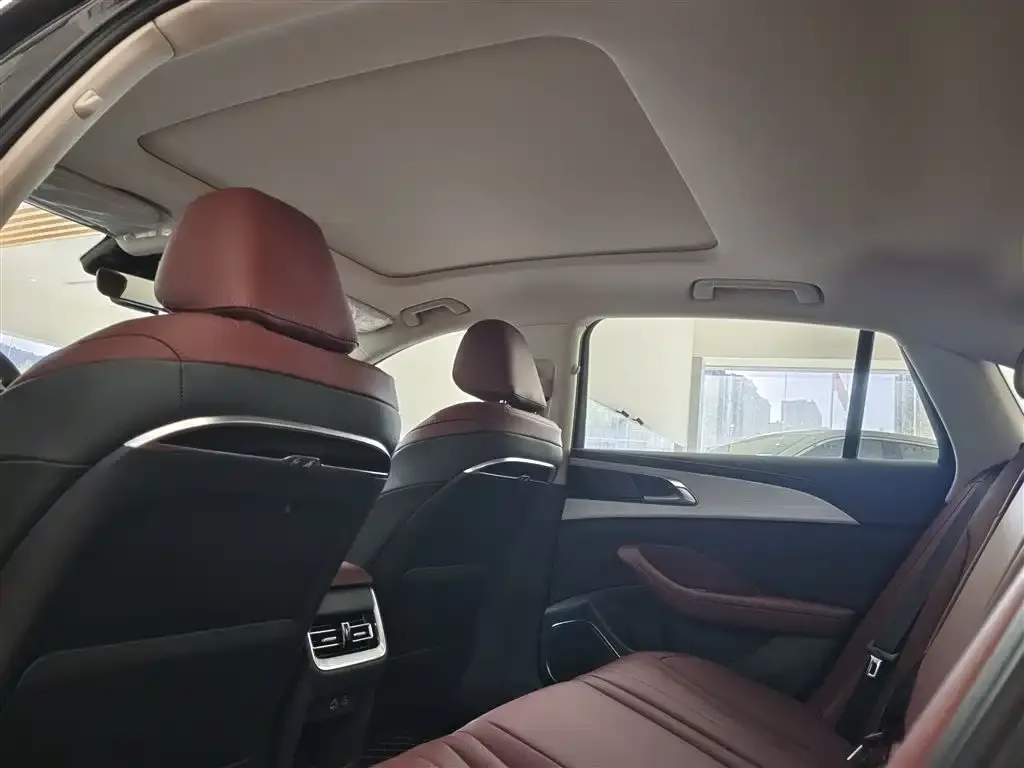 Hongqi H5 PHEV 2026 из CN, фото 3