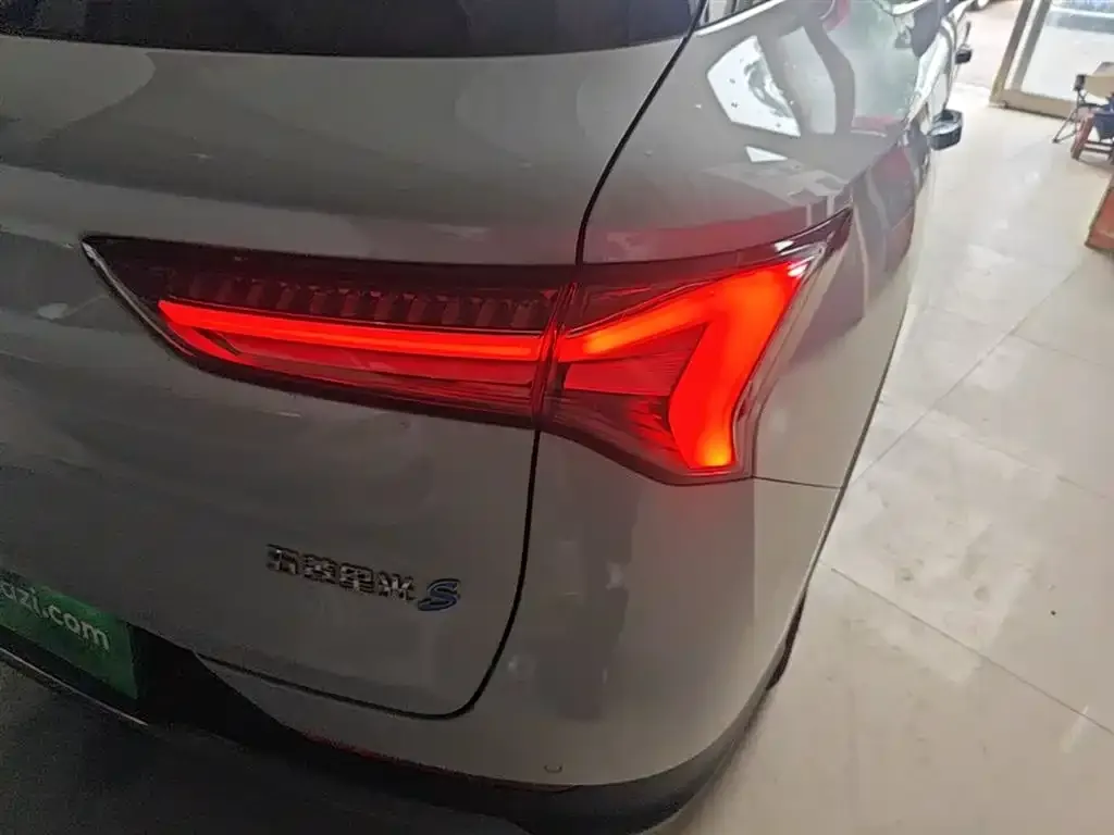 Wuling Xingguang S — фото 10