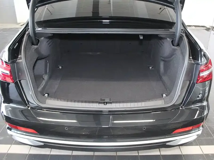 Audi A6L 2024 из CN, фото 8
