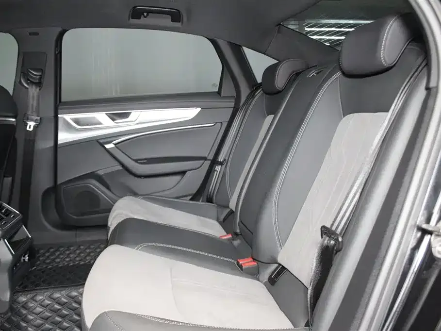 Audi A6L 2024 из CN, фото 10