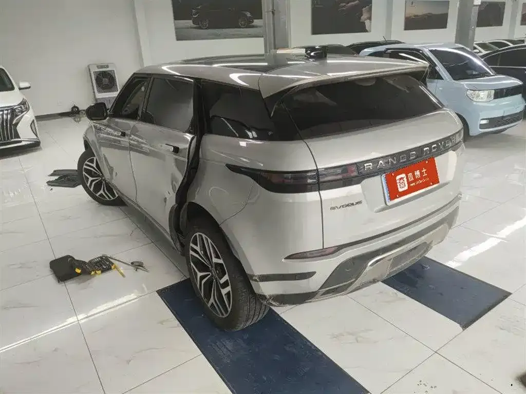 Land Rover Evoque — фото 6