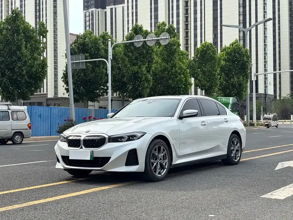 BMW i3 — фото 1