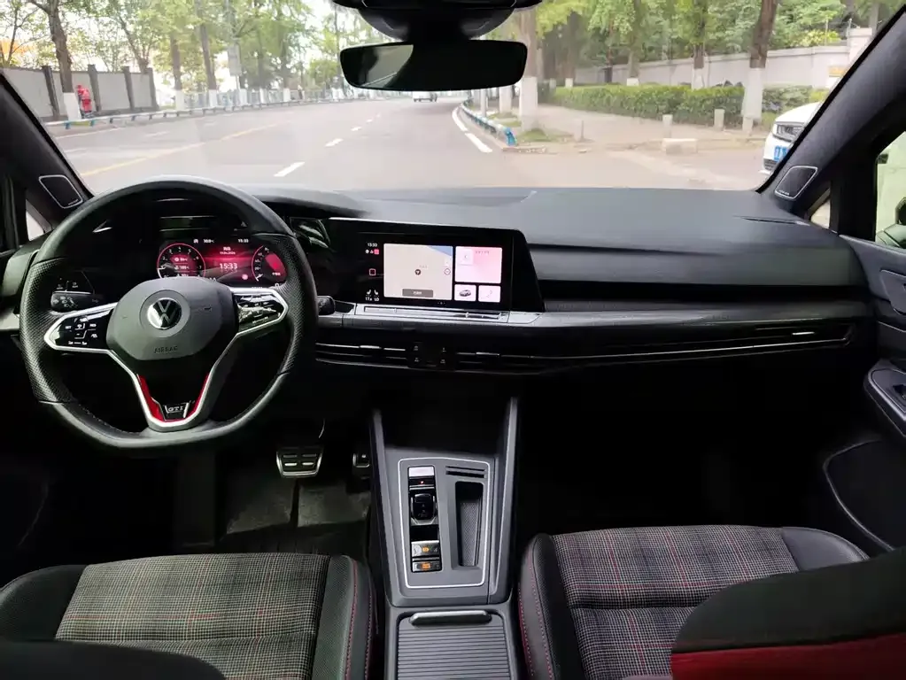 Volkswagen Golf GTI — фото 3