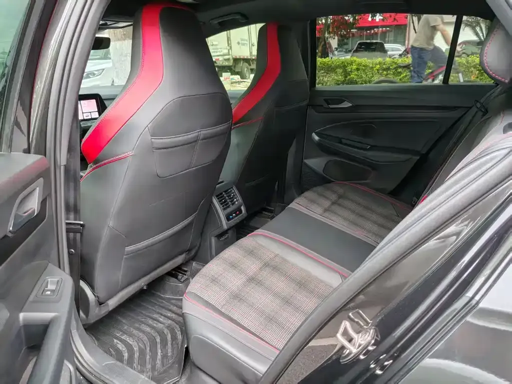 Volkswagen Golf GTI — фото 2