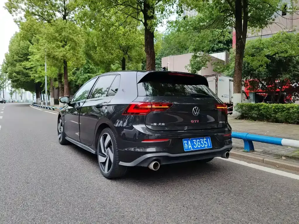 Volkswagen Golf GTI — фото 5
