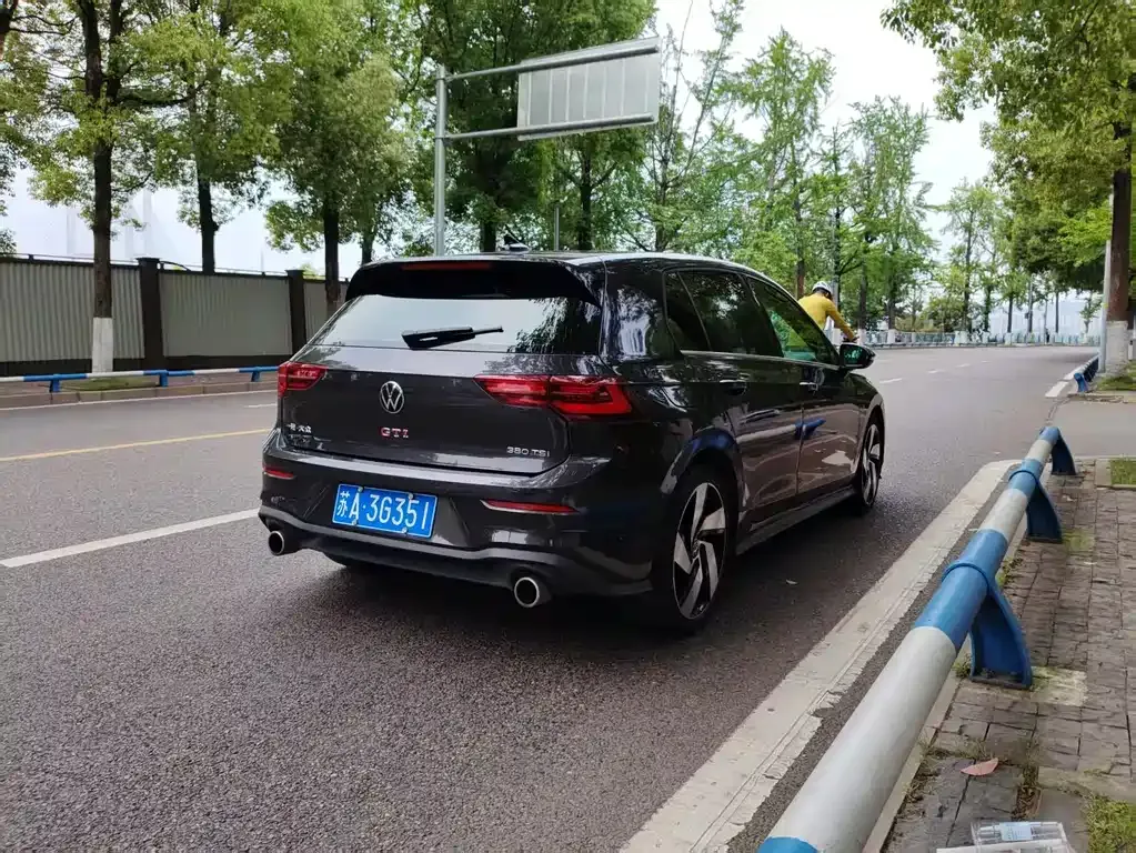 Volkswagen Golf GTI — фото 4