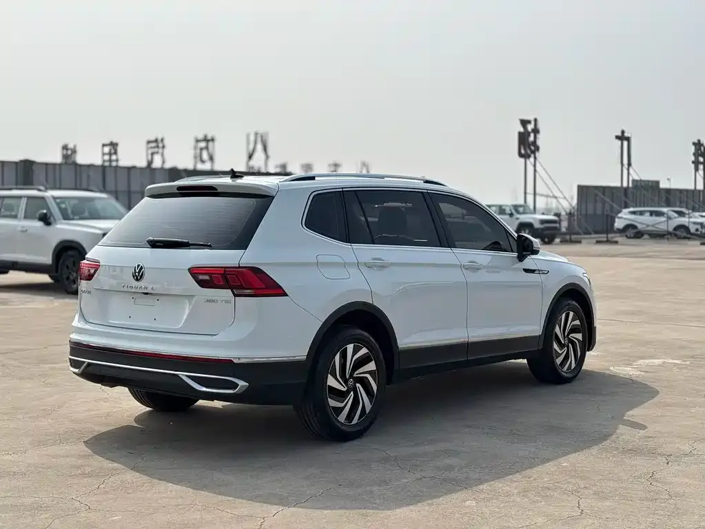 Volkswagen Tiguan L 2023 из CN, фото 4