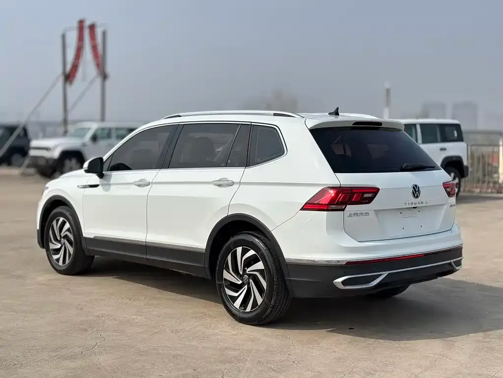 Volkswagen Tiguan L 2023 из CN, фото 7