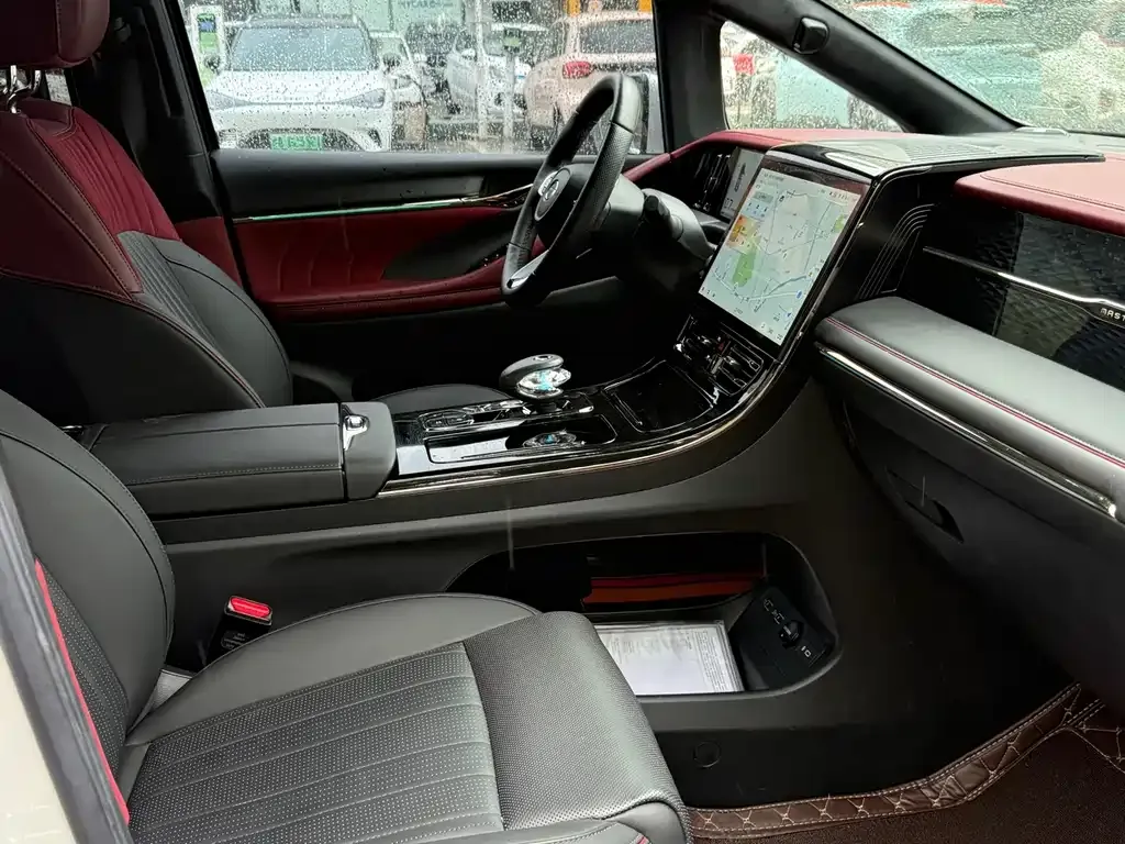 GAC Motor Trumpchi M8 — фото 9