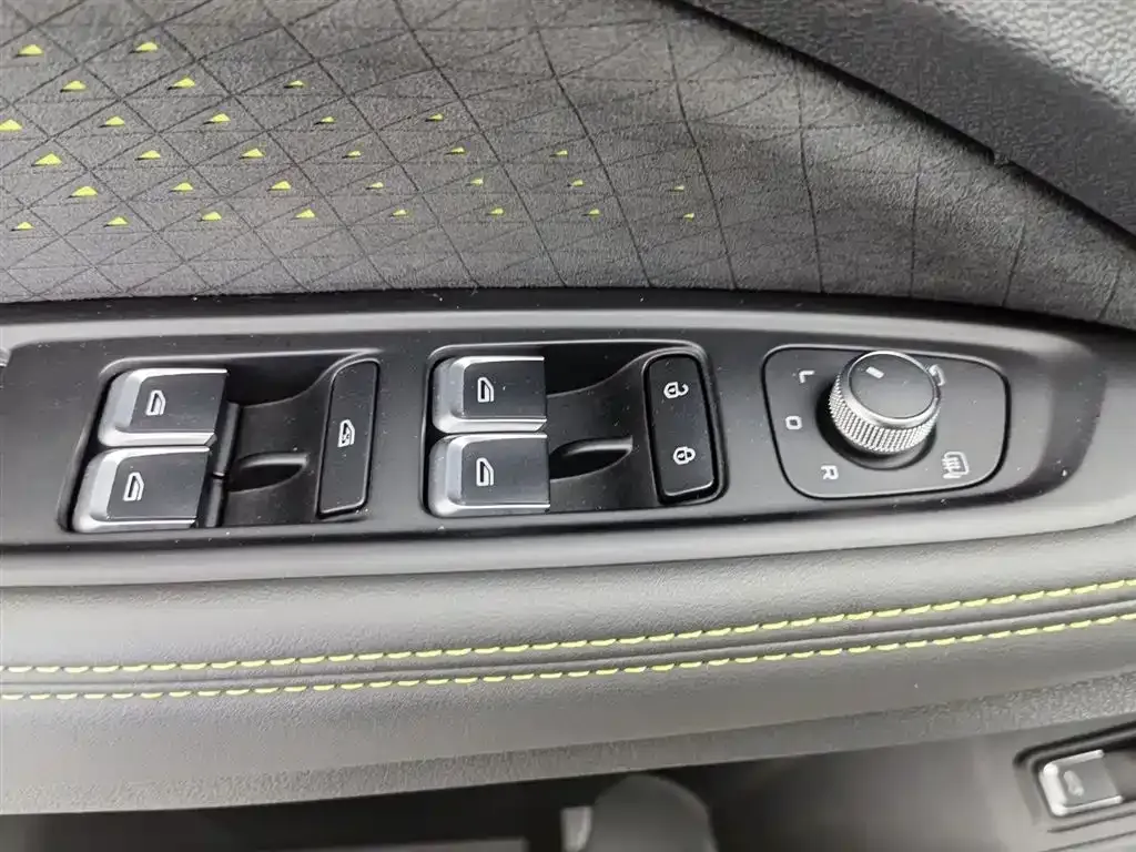 Geely Xingyue S 2023 из CN, фото 9