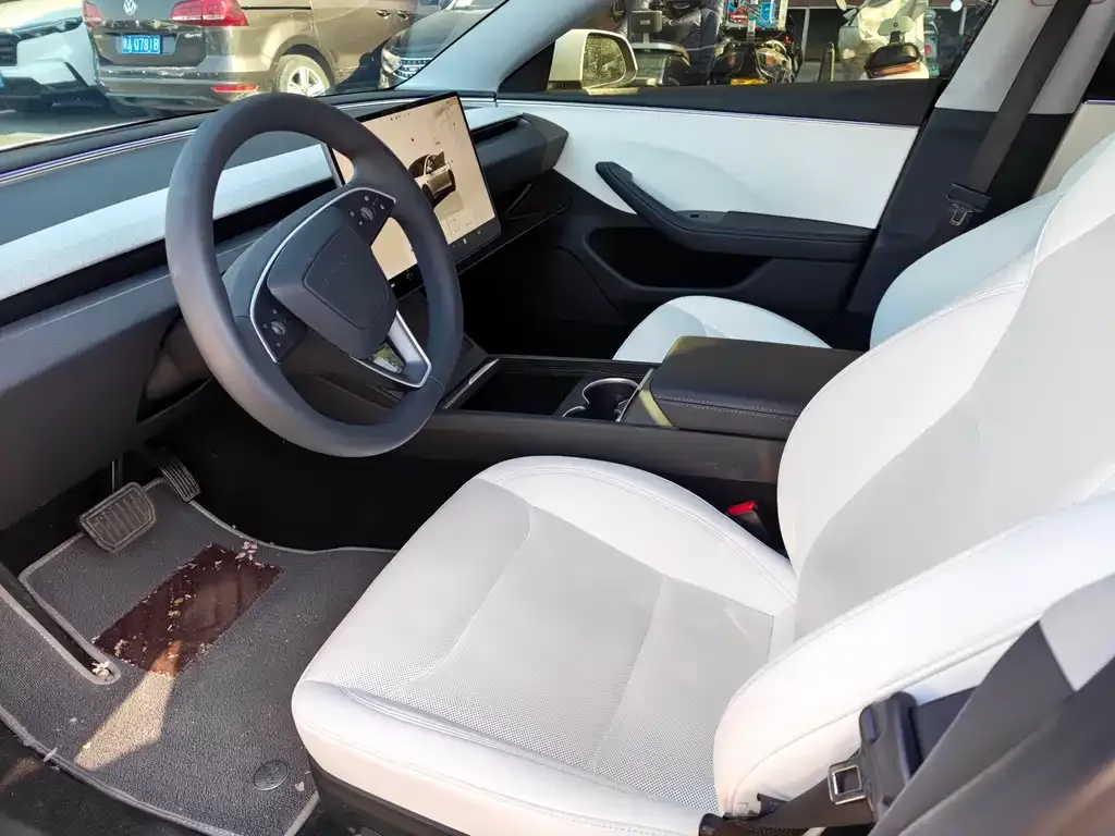 Tesla Model 3 — фото 6