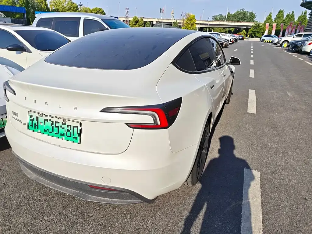 Tesla Model 3 — фото 4