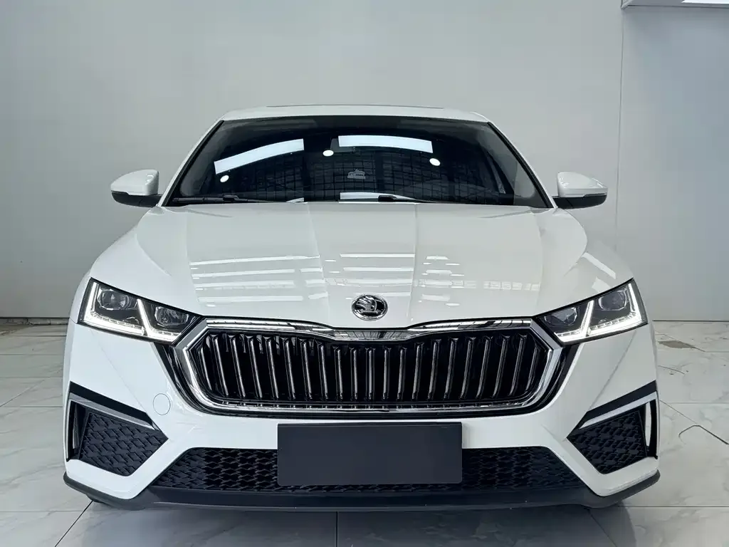 Skoda Octavia — фото 7