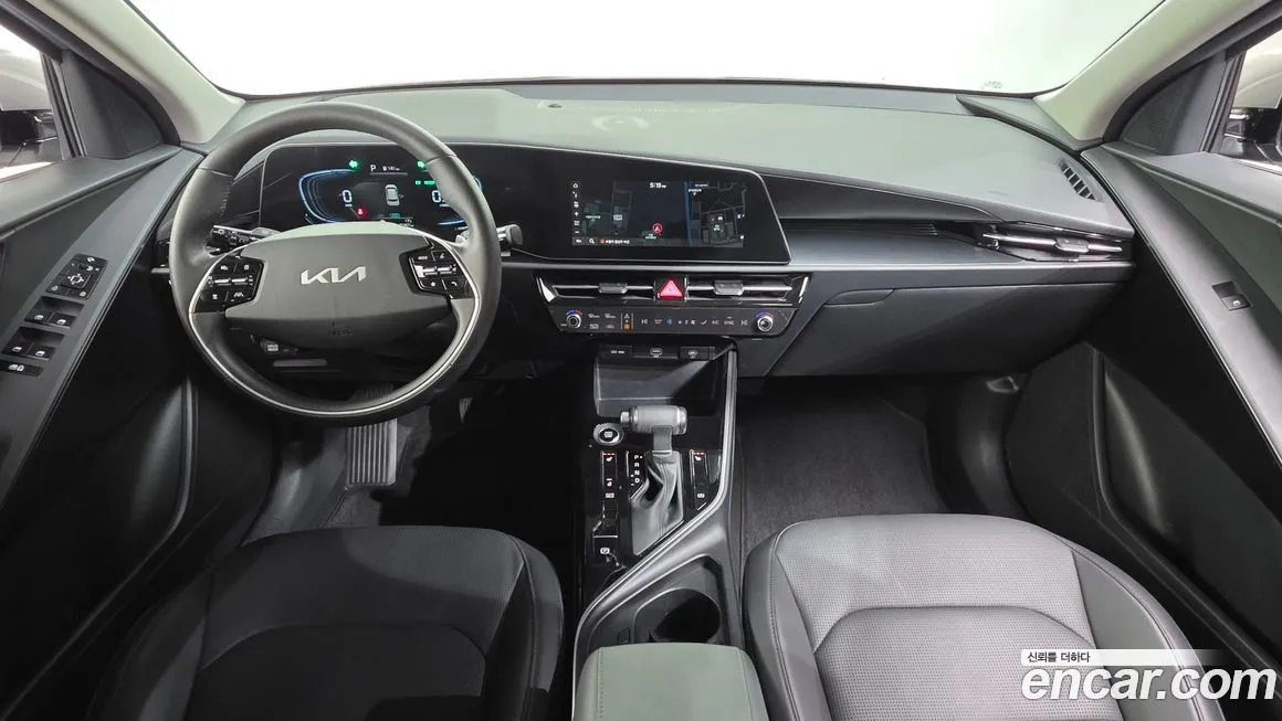Kia Niro — фото 8
