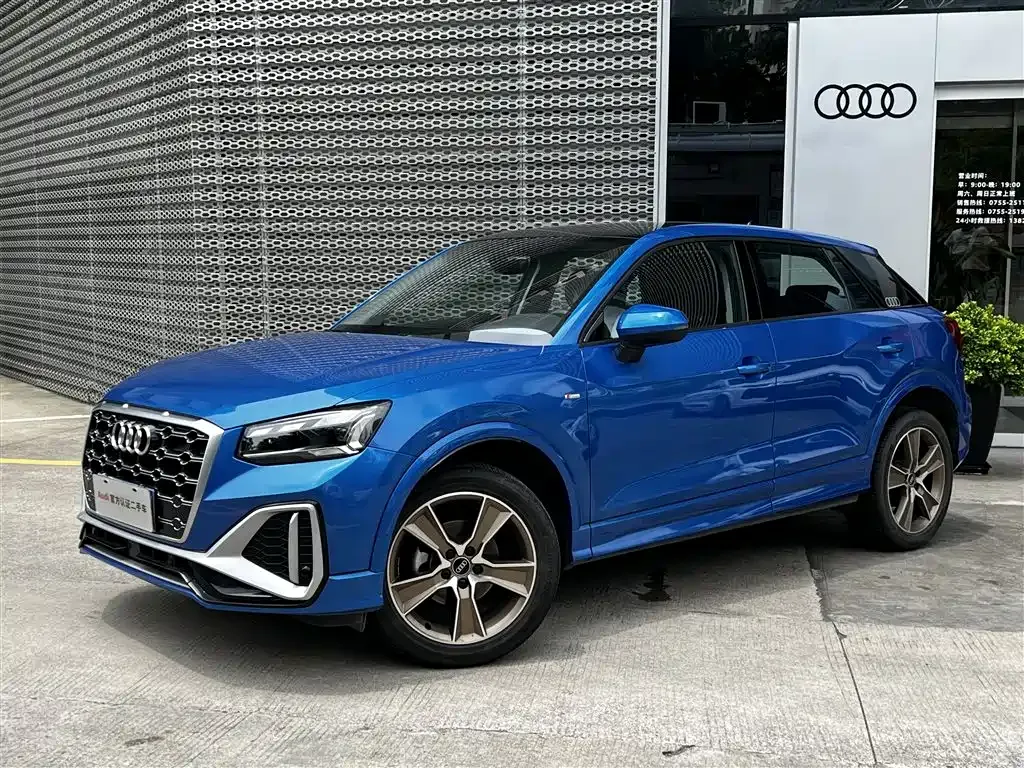 Audi Q2L — фото 1