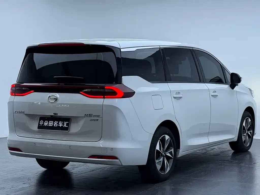 GAC Motor Trumpchi M6 — фото 10