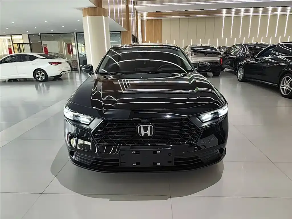 Honda Accord — фото 8