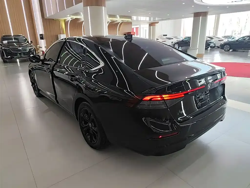 Honda Accord — фото 3