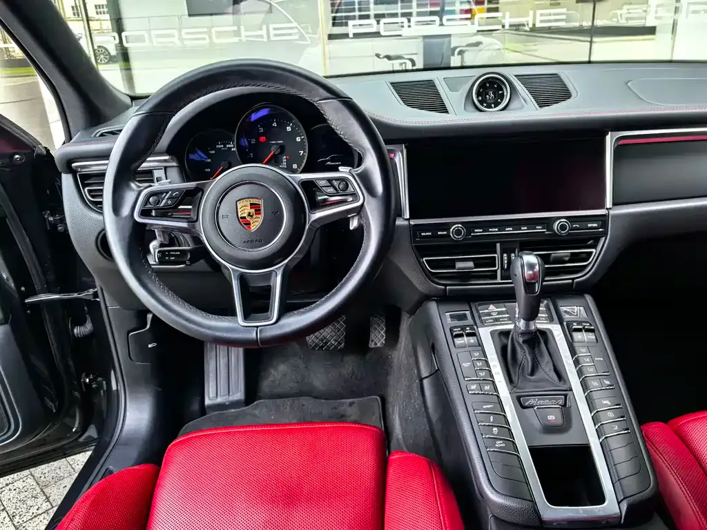 Porsche Macan — фото 8
