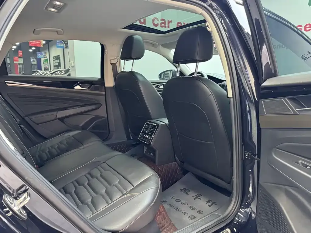 Volkswagen Passat 2021 из CN, фото 9