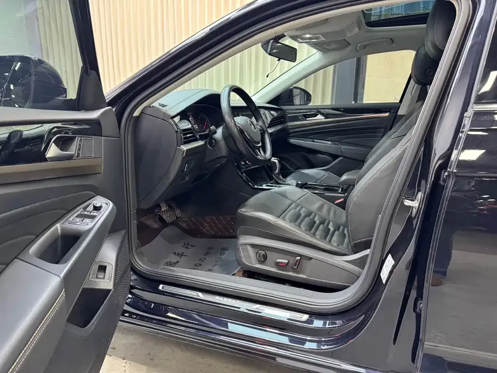 Volkswagen Passat 2021 из CN, фото 10