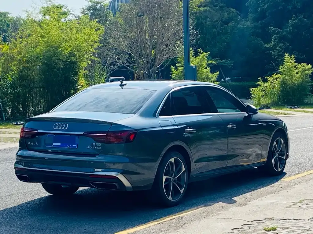 Audi A4L 2022 из CN, фото 6
