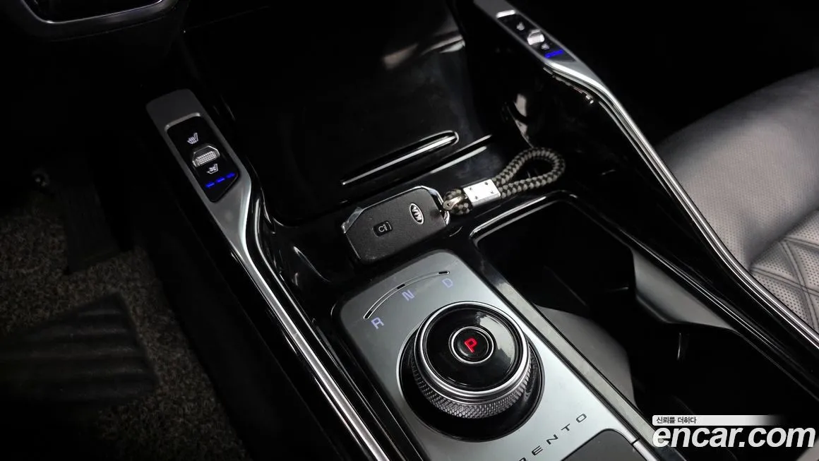 Kia Sorento — фото 9