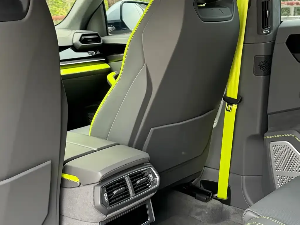 Lamborghini Urus SE 2025 из CN, фото 4