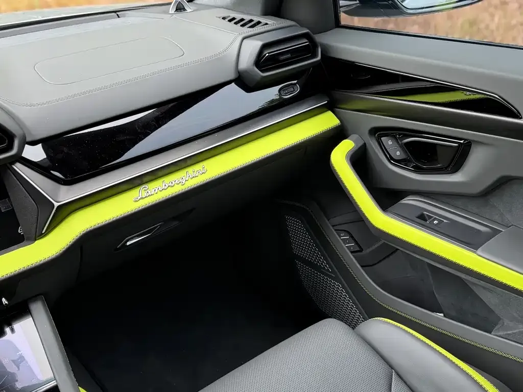 Lamborghini Urus SE 2025 из CN, фото 3