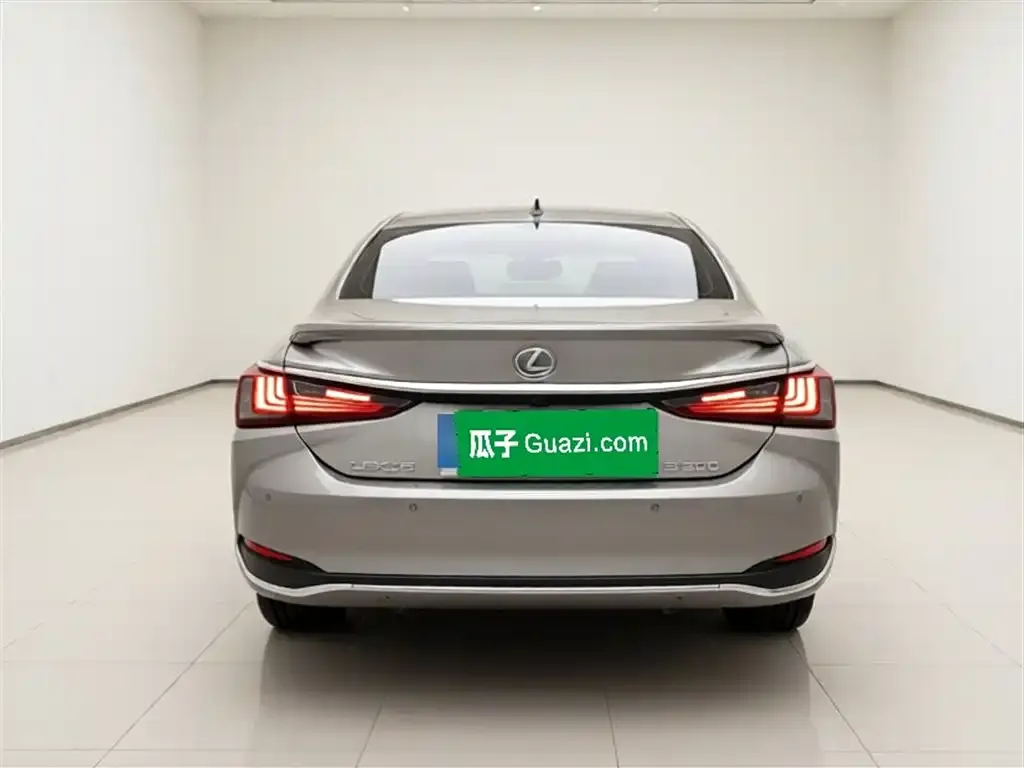 Lexus ES 2023 из CN, фото 4