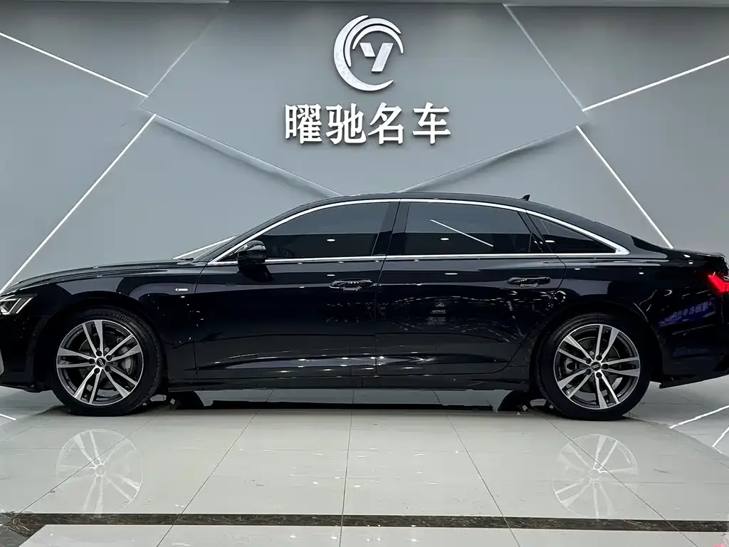 Audi A6L 2023 из CN, фото 9