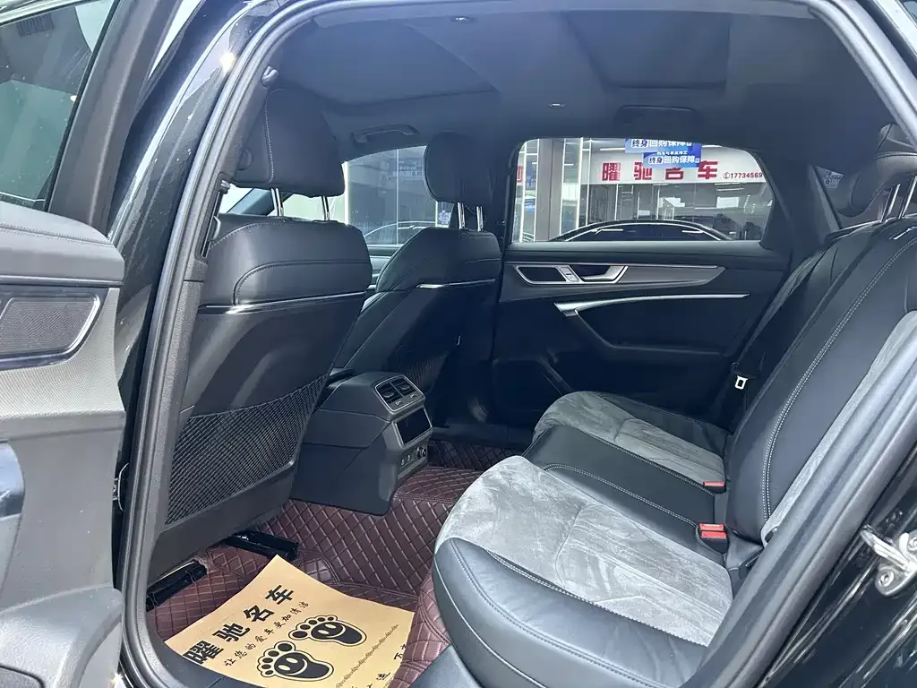 Audi A6L 2023 из CN, фото 4