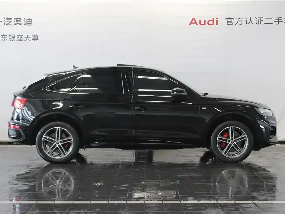 Audi Q5L Sportback — фото 6