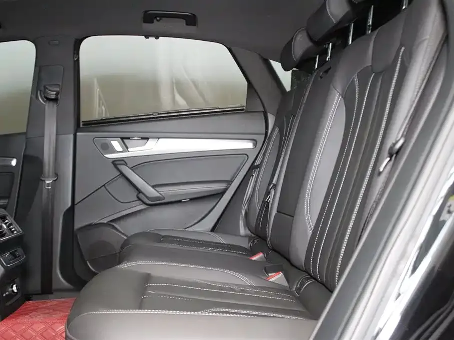 Audi Q5L Sportback — фото 7