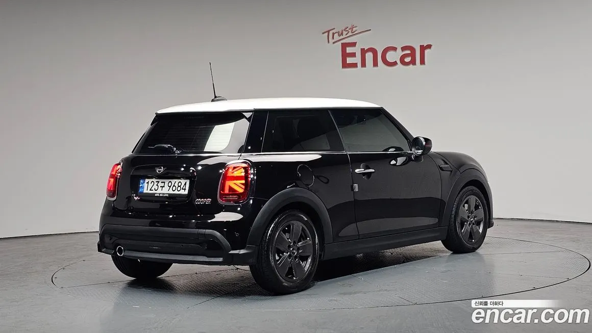 Mini Cooper 2022 из KR, фото 2