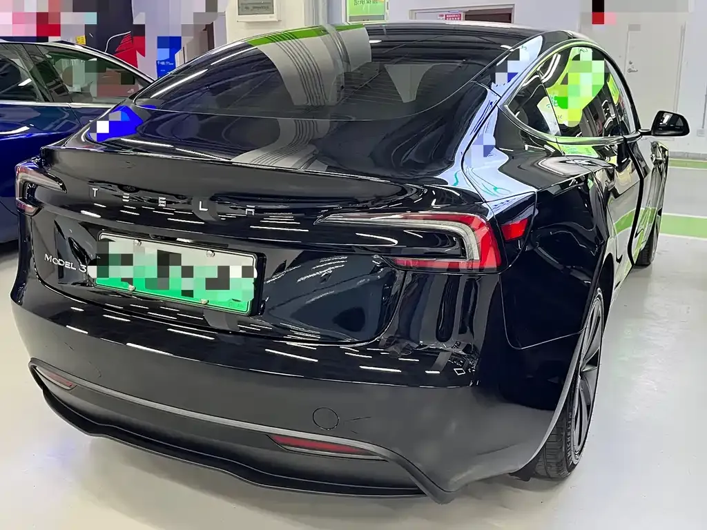 Tesla Model 3 — фото 9