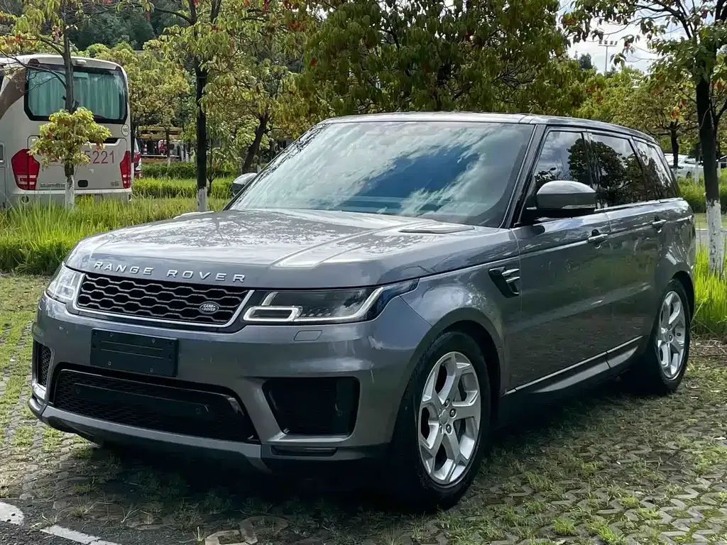 Land Rover Sport — фото 1