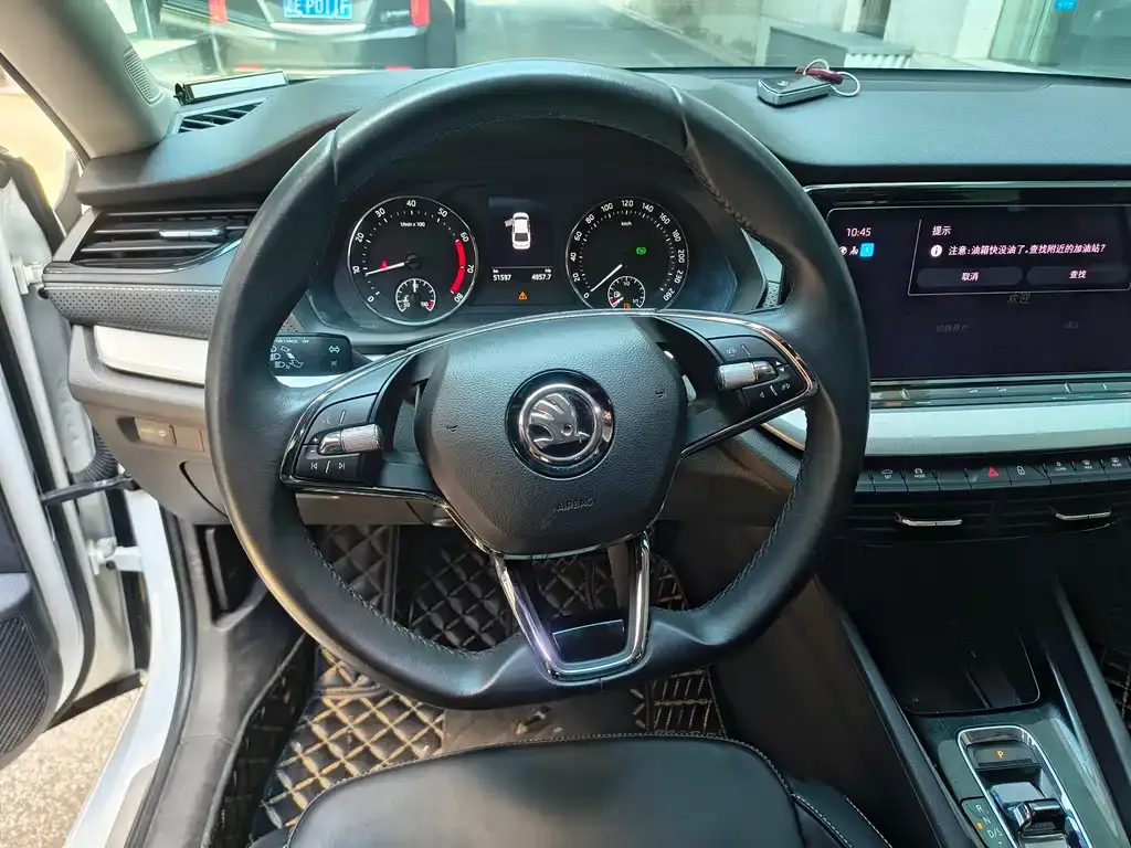 Skoda Octavia — фото 10