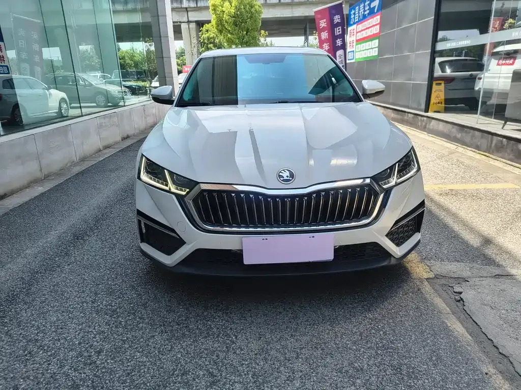 Skoda Octavia — фото 9