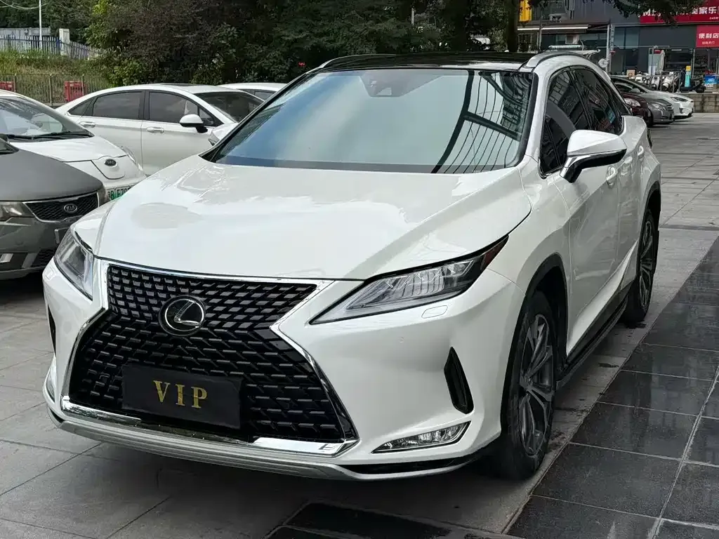 Lexus RX — фото 1