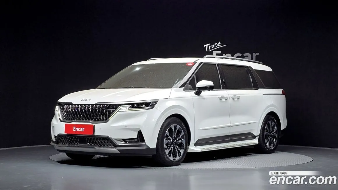 Kia Carnival 7-Seater Outdoor 1