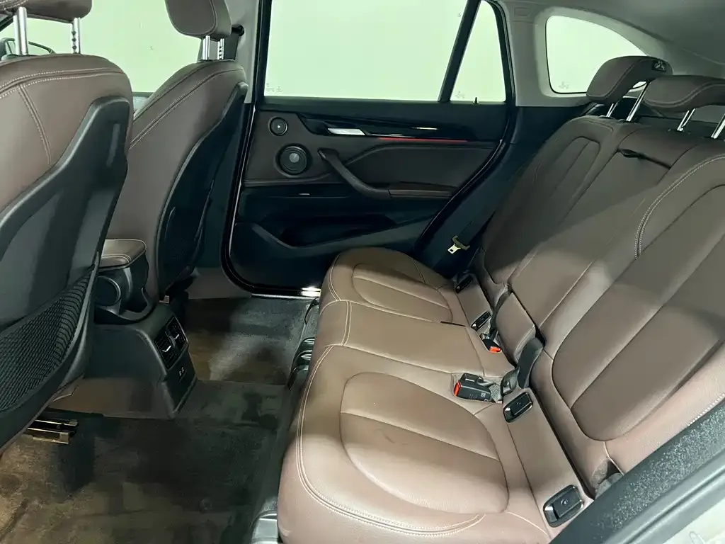BMW X1 2021 из CN, фото 4
