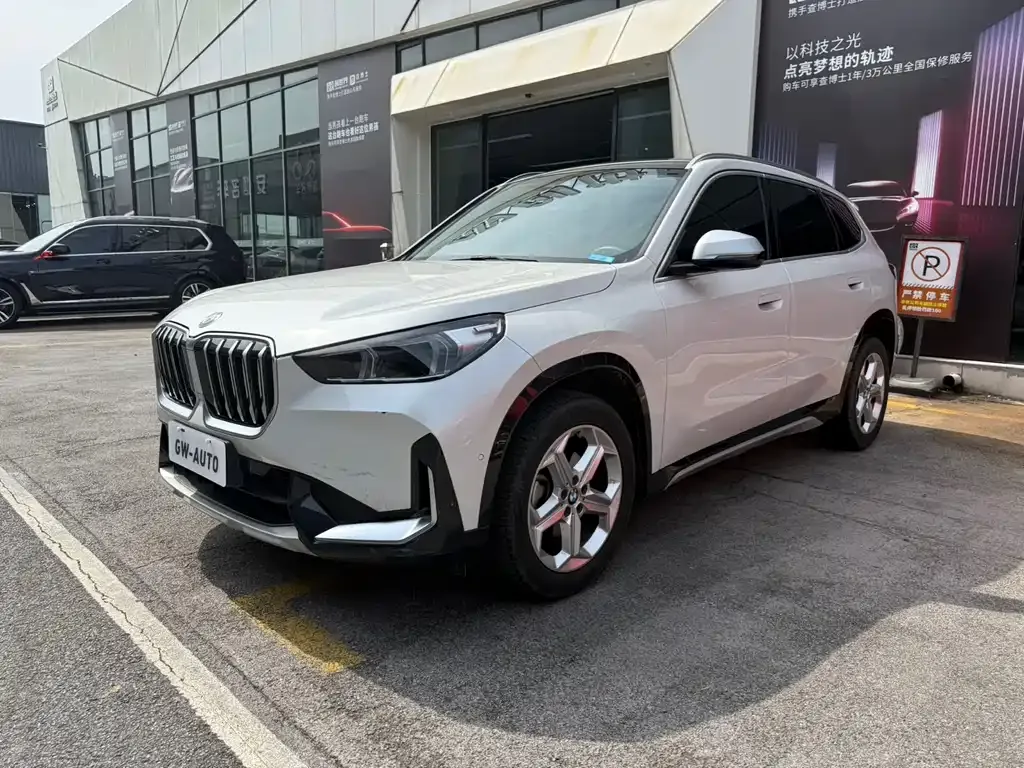 BMW X1 — фото 1